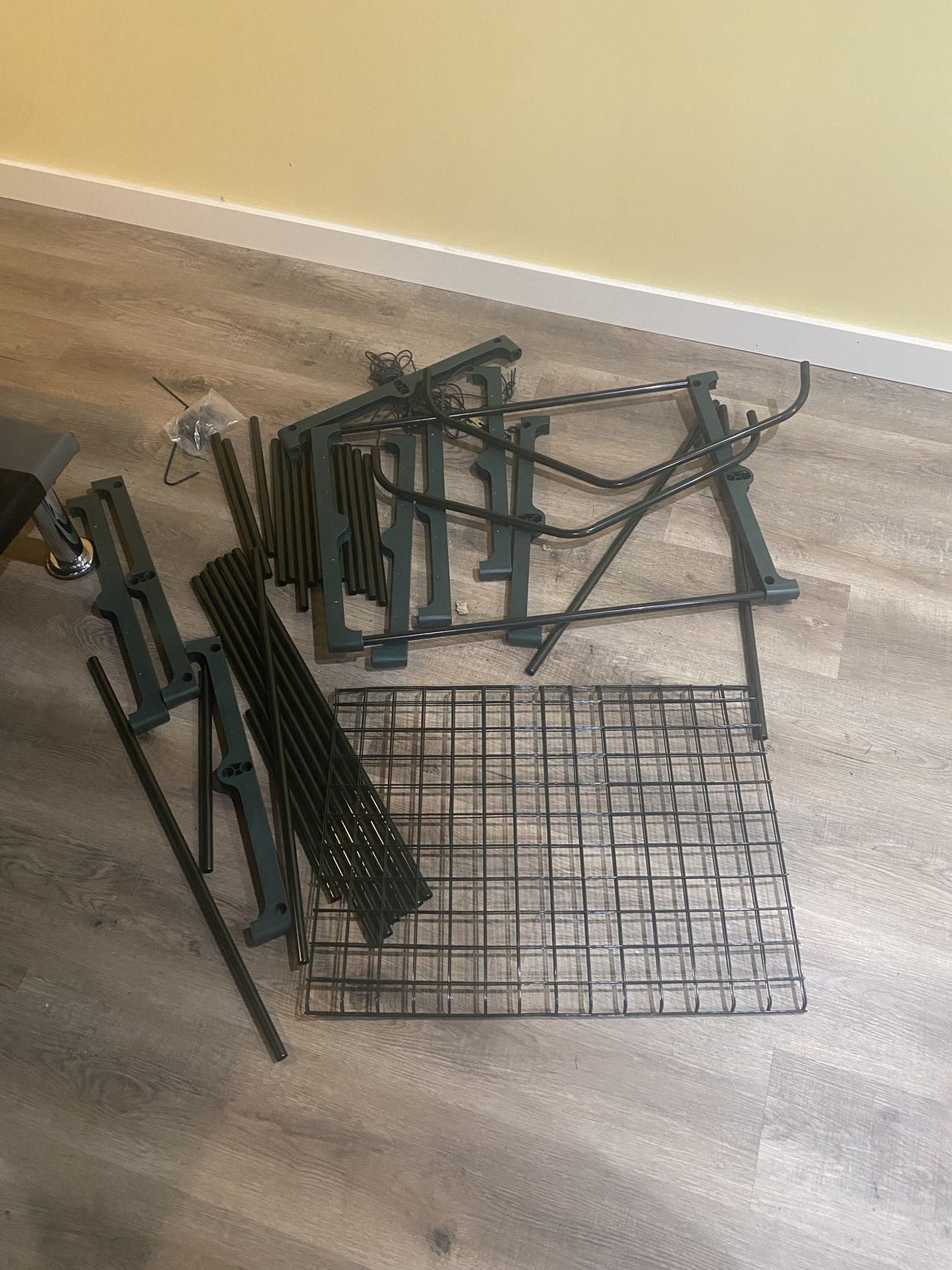 Mini Greenhouse 4-Tier H: 158cm, W: 69cm, D: 49cm Black & Green