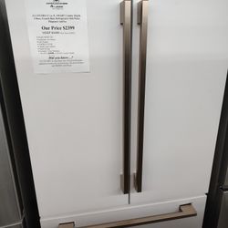 $2399($MSRP 4199) LG 3 Door French Door Refrigerator With Automatic Ice Maker and CoolGuard Interior 