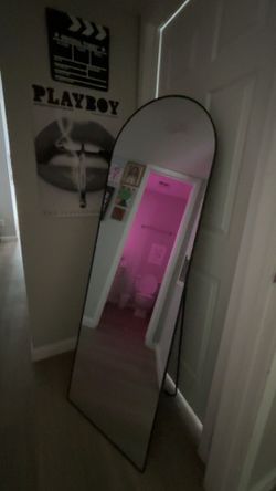 Leaner mirror