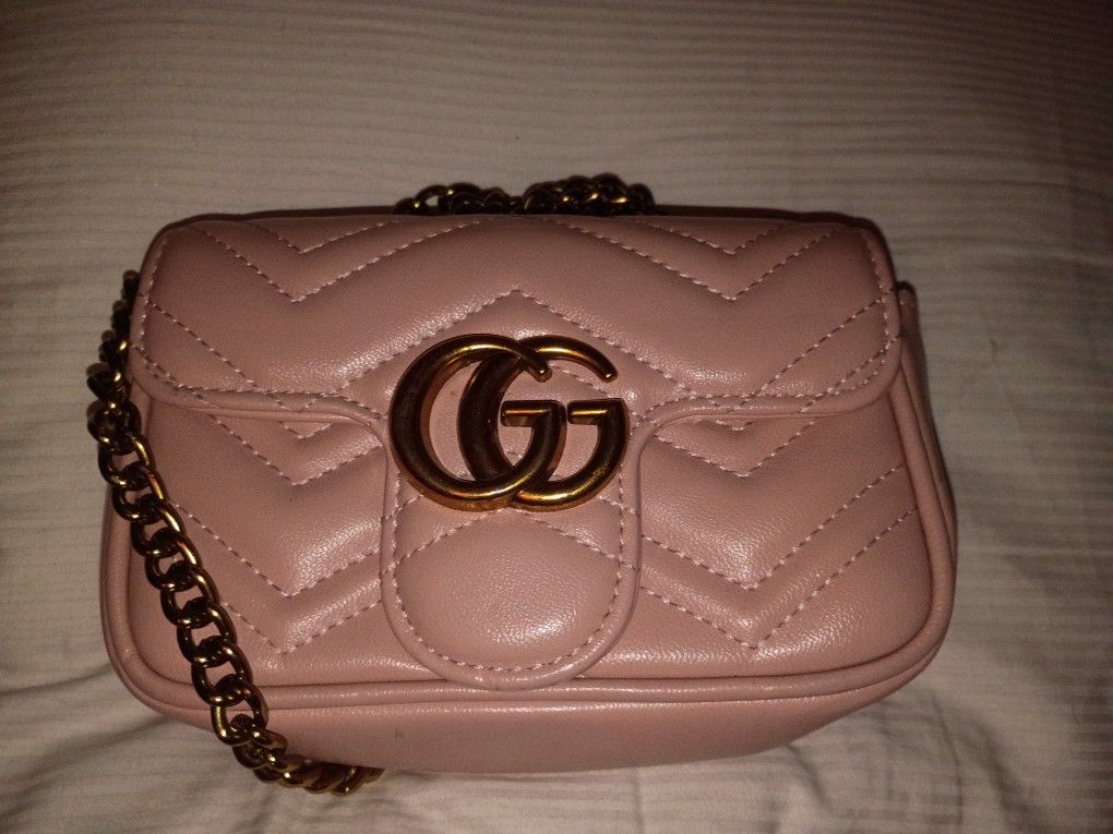 GG Marmont Super mini Shoulder Bag