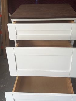 White three drawer cabinet