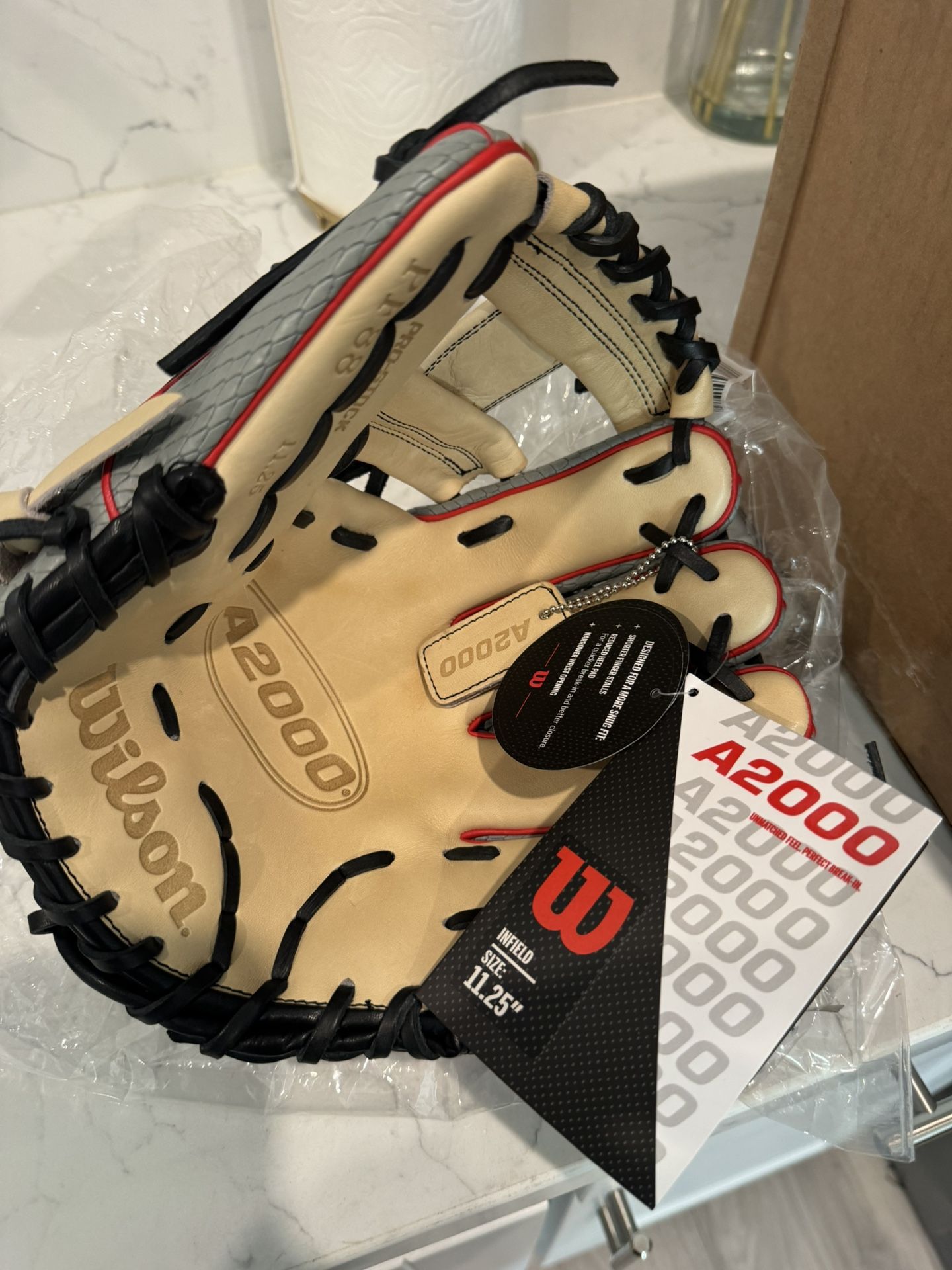 A2000 Baseball Glove
