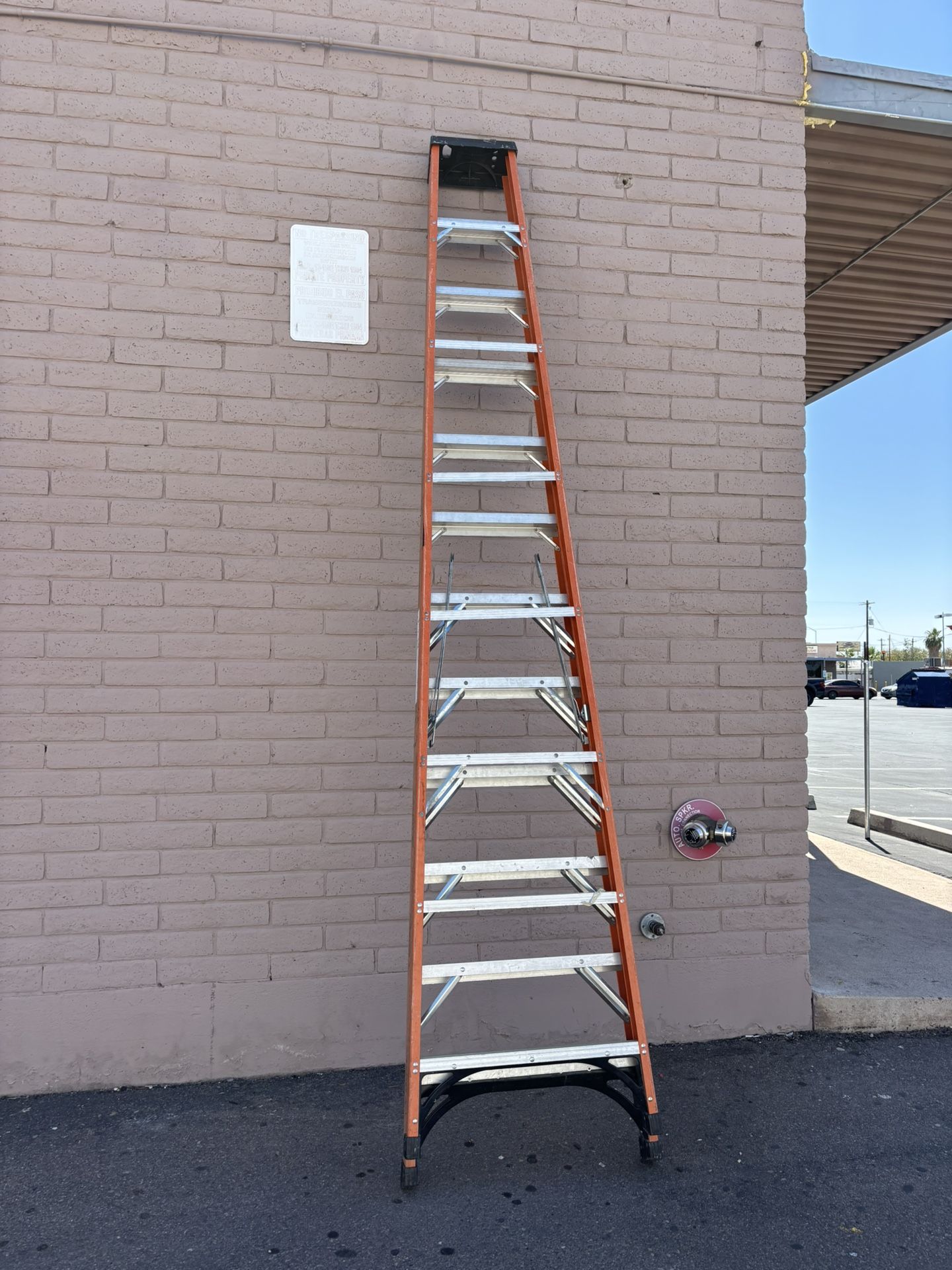 16ft Ladder - Fiberglass & Aluminum - 16”