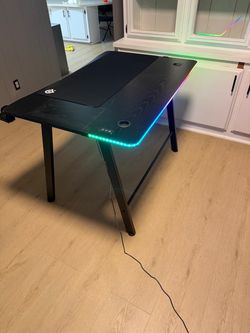 Gaming desk