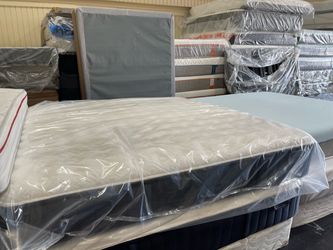 Queen Pillow Top Mattress Still in Plastic