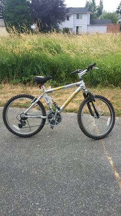 Vertical xg9000 mountain bike hotsell
