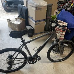 GIANT Mountain Bike 26”- Brand New Adult Size 