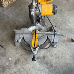 Dewalt mitre saw 