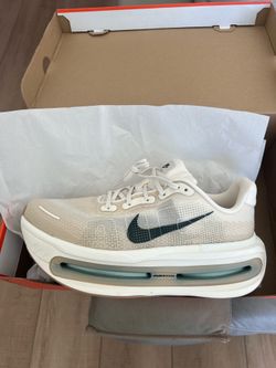 Nike Men's Vomero Premium Running Shoes