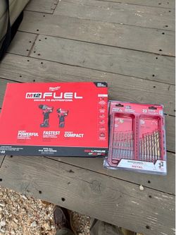 Milwaukee M12 Fuel Combo & Drill Bit Set(23 pc titanium)