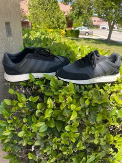Men’s adidas size 10 1/2