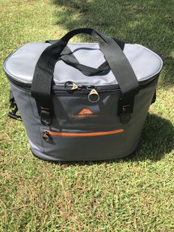 Ozark Trail Premium Jumbo Tote Cooler for Sale in San Diego CA