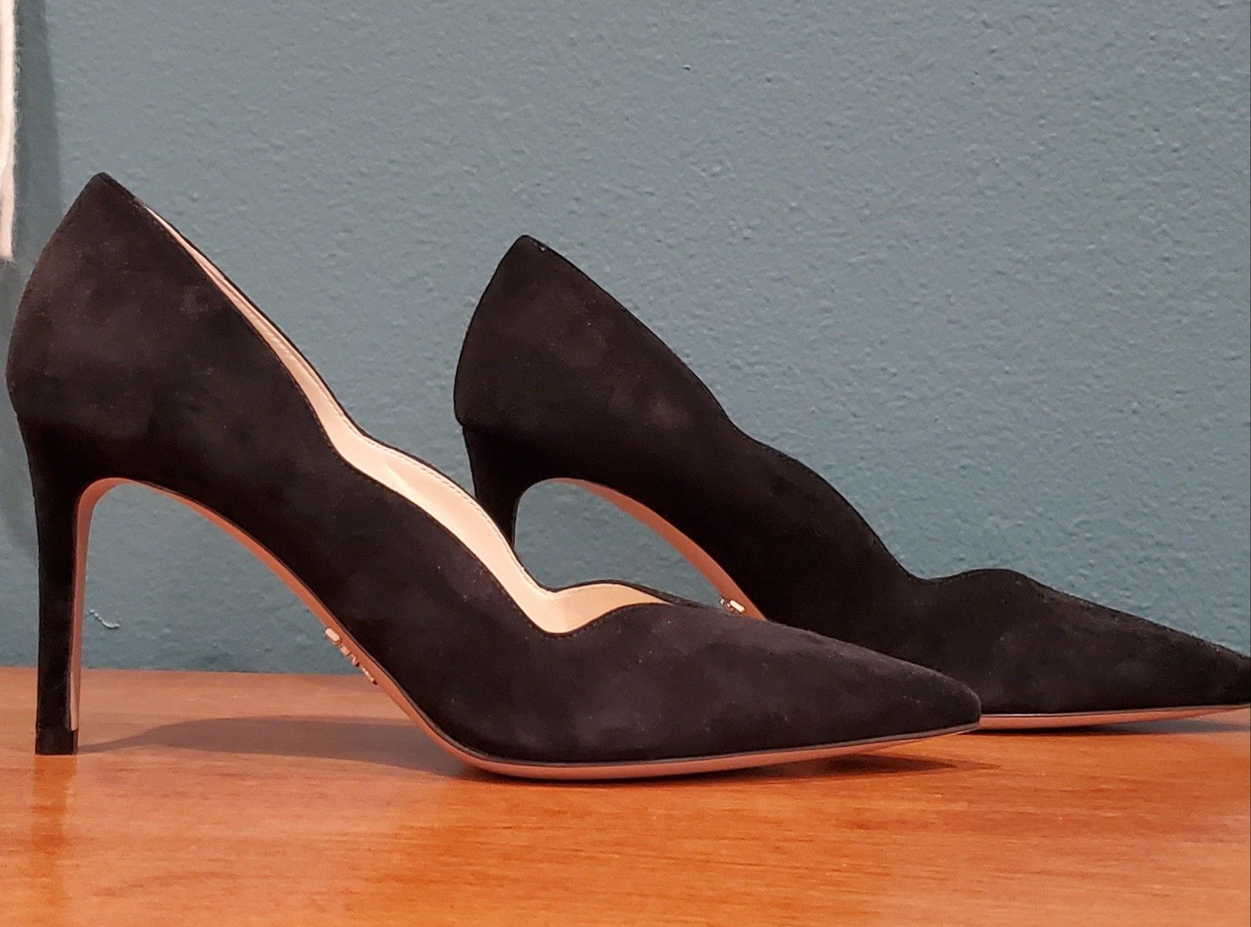 Authentic Prada Calzature Donna Black Suede Pump | Sz. 4.5