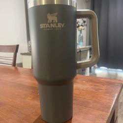 40oz Gray Stanley
