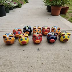 Talavera Piggy Bank. (Clay Pots. Planters. Plants. Pottery) $18 Cada Una