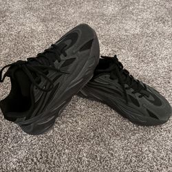 yeezy 700
