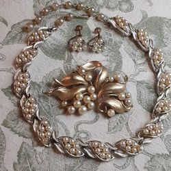  Vintage CORO FAUX PEARL NECKLACE & BROOCH 