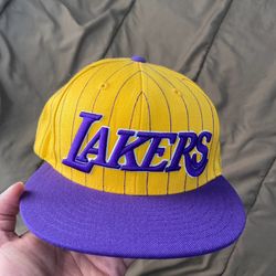 Los Angeles Lakers Adidas Purple & Yellow Mens Sewn Hat Cap Snapback One Size