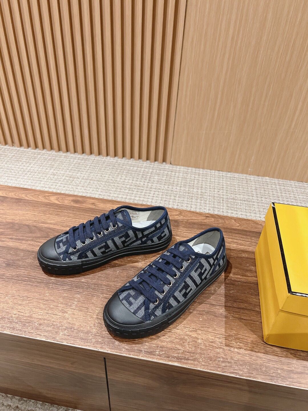 Fendi Women’s Shoes With Box 2025 New