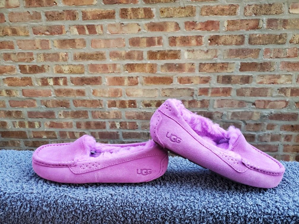 Ugg Ansley Slippers Womens US Size 5 Furious Fuchsia Color NEW