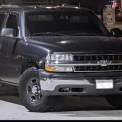 2004 Chevrolet Suburban