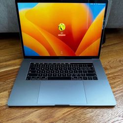 MacBook Pro 15 2019 Touch Bar 2.6ghz i7 16gb ram 500gb Ssd 
