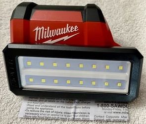 Milwaukee M12 Rover Light 