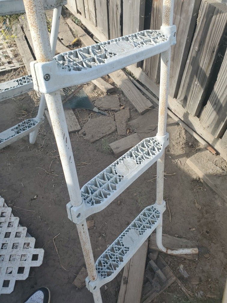 Pool Ladder