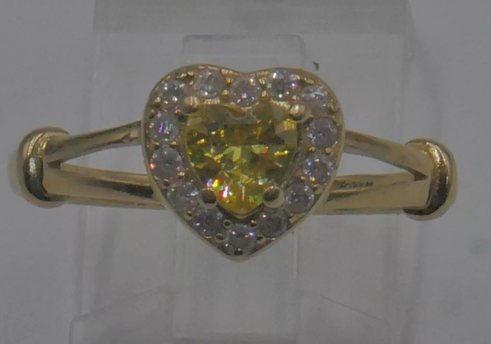 10kt yellow gold ring size 8.5 2.5 grams with yellow heart shaped stone and cubic zirconia .mint condition. 877649 1