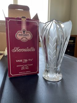 Beyer Novelette Crystal Vase