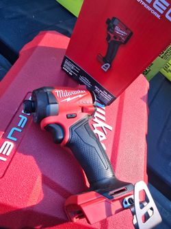 Milwaukee
M18 FUEL 18V Lithium-Ion Brushless Cordless 1/4 in. Hex Impact Driver (Tool-Only)