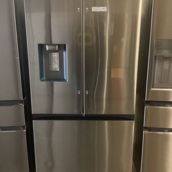 Samsung 36 in. Counter-Depth Mega Capacity 26 cu.ft. French Door Refrigerator w/ Ice Maker and Water Dispenser New Scratch and Dent