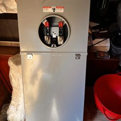 200A. Am Electrical Box. 20 Spaces