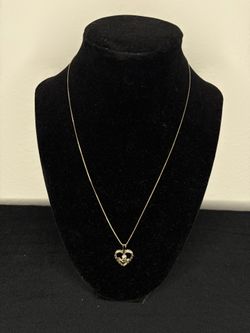 Box necklace w rose pendant