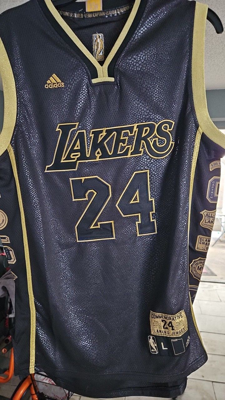 Lakers Jersey Med Kobe Bryant $45 New Firm On Price 