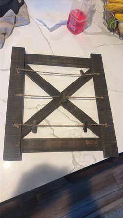Picture hanger