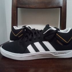 Adidas Size 10.5 Men's $35