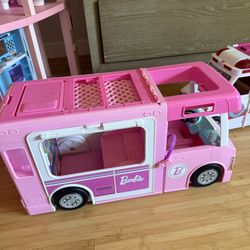 Barbie Camper & Ambulance 