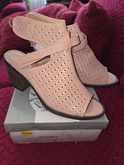 BRAND NEW  SUMMER SHOE