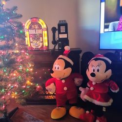 BRAND NEW DISNEY MICKEY & MINNIE MOUSE CHRISTMAS PLUSH, STANDING 