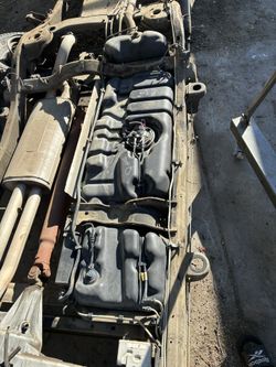 Cadillac Escalade Gas Tank Parts