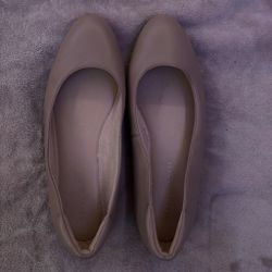 Beige ballet flats