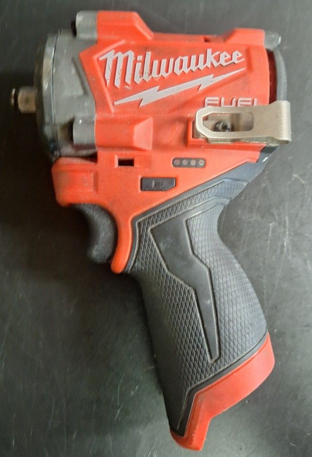 MILWAUKEE 3/8" IMPACT WRENCH 12V