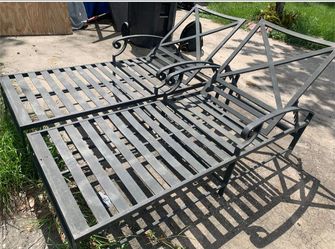 2 Metal Lounge Chairs