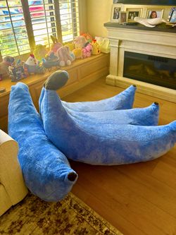 Blue banana chair new fits 2 adults