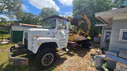 1978 SPADE TREE TRUCK, EVERYTHING WORKS
