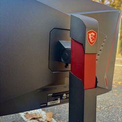 CURVED GAMING MONITOR MSI Optix 24" 144Hz 1MS RESPONSE TIME