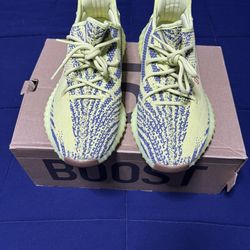 Adidas Yeezy Boost 350 V2 Low Semi Frozen Yellow  Size 10