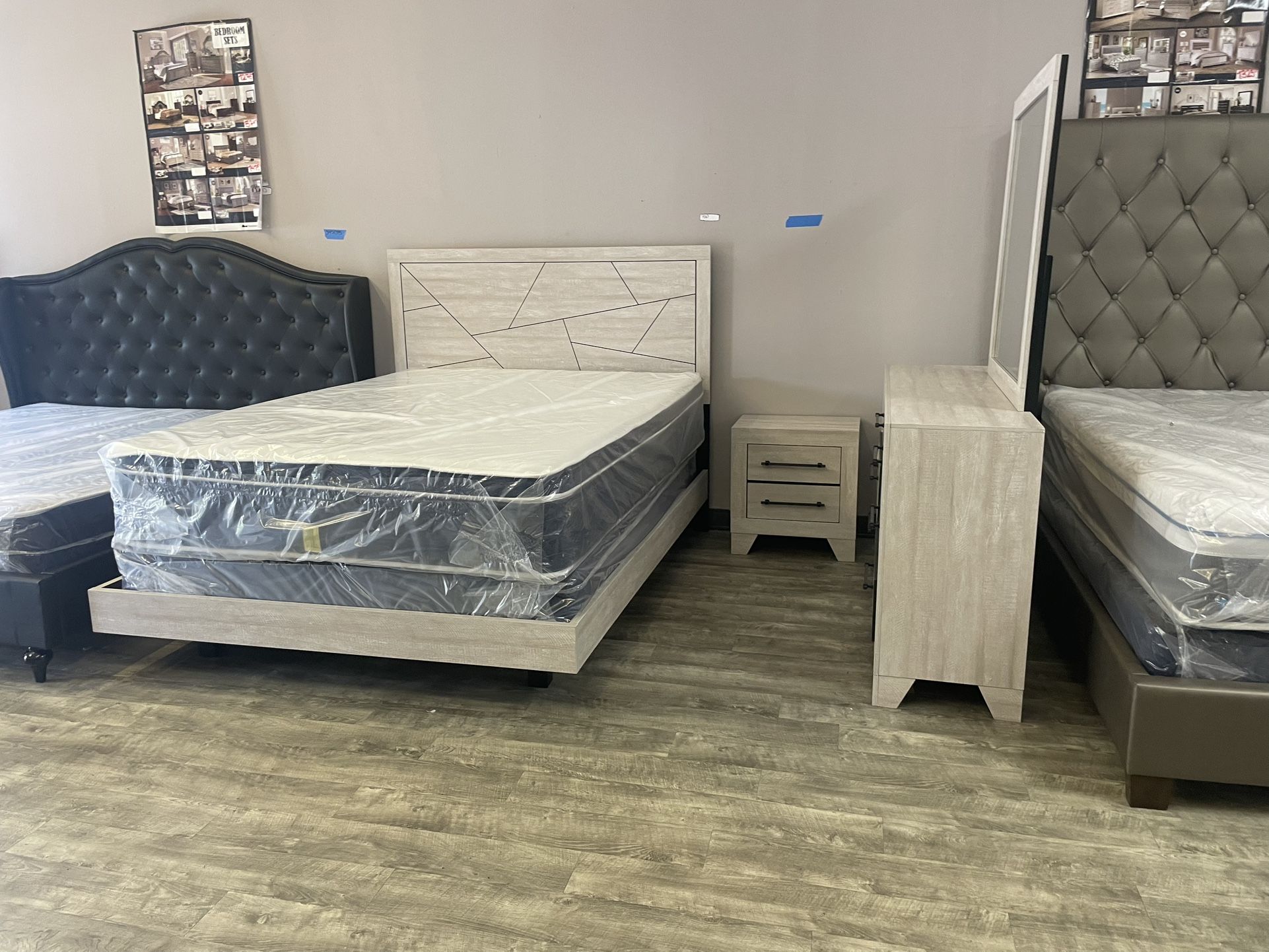 QUEEN SIZE FLOATING BEDROOM SET $700 INCLUDING MATTRESS AND DELIVERY!!