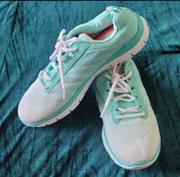 Sketchers Flex Appeal Memory Foam Sneakers